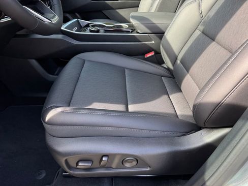 New 2026 Chevrolet Equinox LT w/ Convenience Package II FWD image 28