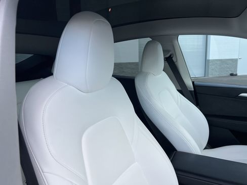 Used 2023 Tesla Model Y 2WD image 22