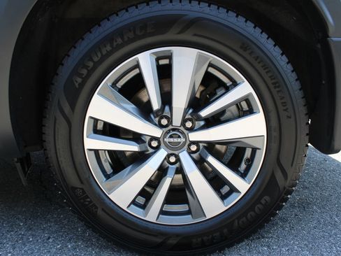 Used 2022 Nissan Pathfinder SL AWD/4WD image 35