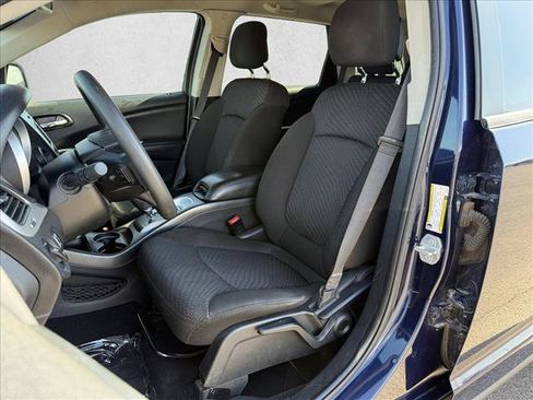 Used 2019 Dodge Journey SE FWD image 11