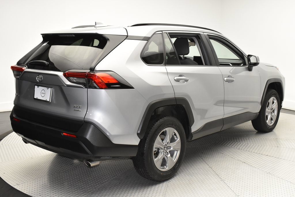 Used 2025 Toyota RAV4 XLE AWD/4WD image 5