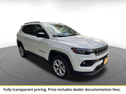 Used 2025 Jeep Compass Latitude AWD/4WD image 1