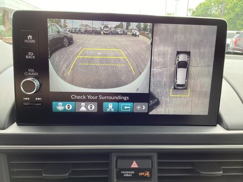 Used 2025 Honda Pilot Elite image 25