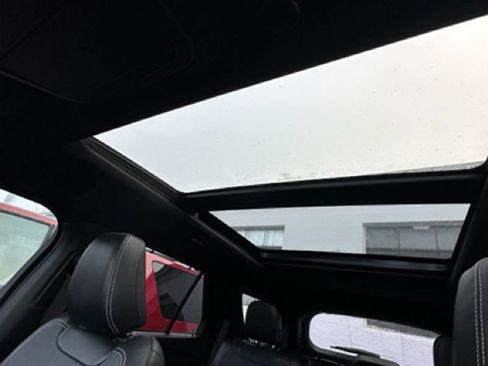 Used 2020 Ford Explorer ST w/ Premium Technology Package image 40