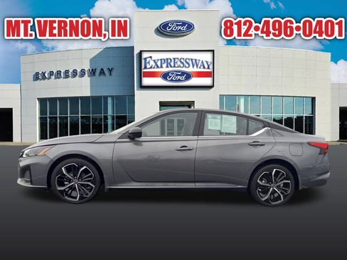 Used 2025 Nissan Altima 2.5 SR image 9