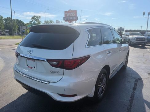 Used 2020 INFINITI QX60 Luxe w/ Essential Package FWD image 5