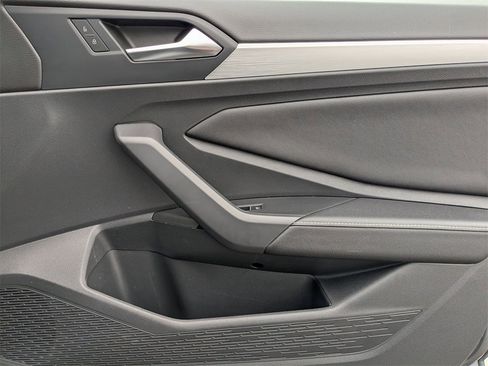 Used 2025 Volkswagen Jetta Sport image 33