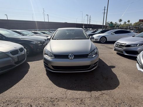 Used 2016 Volkswagen Golf SE FWD image 2