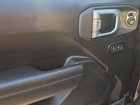 Used 2025 Jeep Wrangler Unlimited Rubicon image 20