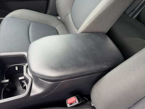 Used 2024 Toyota RAV4 LE image 14