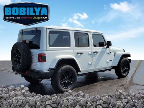 Used 2023 Jeep Wrangler Unlimited Sahara AWD/4WD image 3