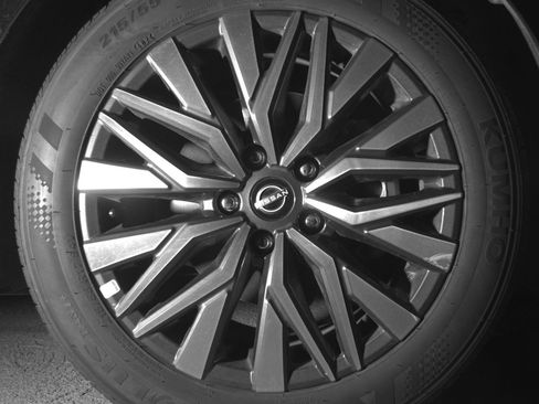 Used 2025 Nissan Altima 2.5 SV image 13