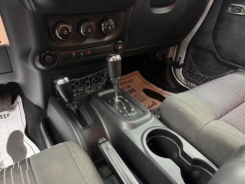 Used 2012 Jeep Wrangler Unlimited Sport AWD/4WD image 10