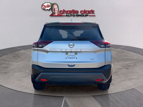 Used 2023 Nissan Rogue SV FWD image 5