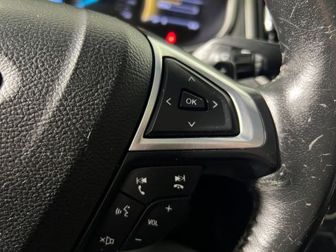 Used 2016 Ford Edge SEL image 26