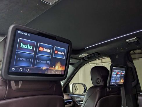 Used 2022 Cadillac Escalade Sport Platinum w/ LPO, Floor Liner Package AWD/4WD image 11