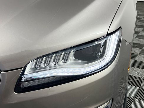 Used 2020 Lincoln MKZ w/ Convenience Package FWD image 11