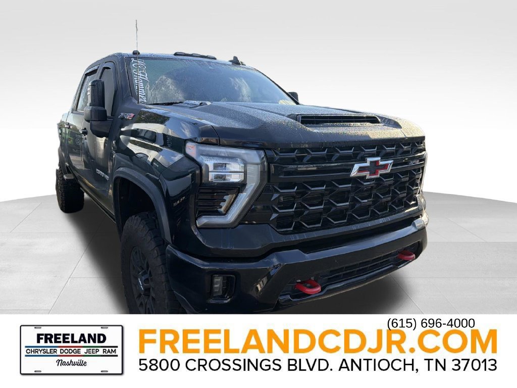 Used 2024 Chevrolet Silverado 2500 ZR2 w/ Technology Package AWD/4WD image 1