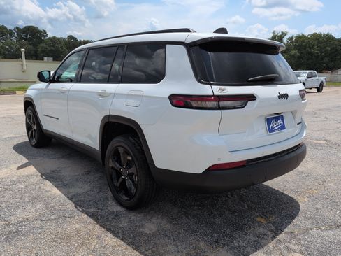 Certified 2024 Jeep Grand Cherokee L Limited w/ Black Appearance Package RWD image 5