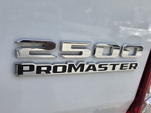 Used 2025 RAM ProMaster 2500 w/ Convenience Group FWD image 17