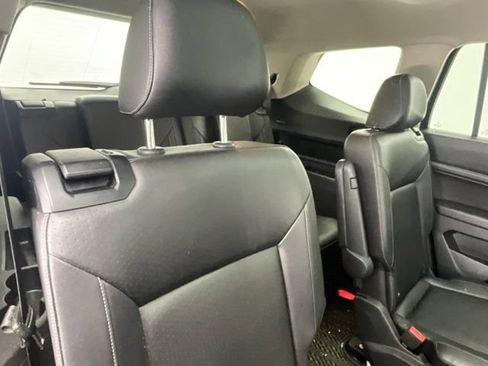 Used 2019 Volkswagen Atlas SEL R-Line AWD/4WD image 16
