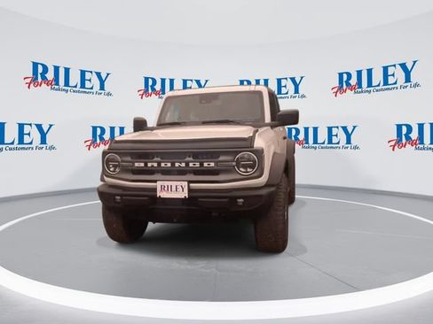 Certified 2023 Ford Bronco Big Bend w/ Sasquatch Package AWD/4WD image 6