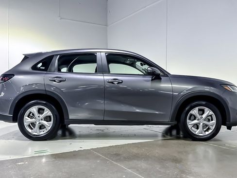 Used 2025 Honda HR-V LX image 8