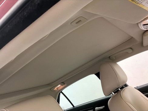 Used 2018 Chrysler 300 Limited w/ Light Group image 22