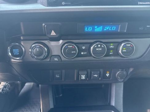 Used 2021 Toyota Tacoma TRD Off-Road image 32