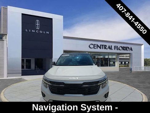 Used 2024 Kia Seltos SX AWD/4WD image 2