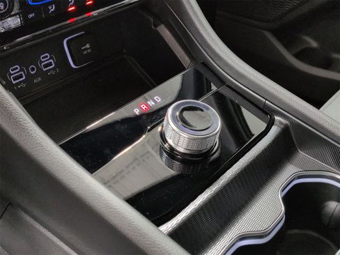 Used 2025 Jeep Grand Cherokee Laredo X w/ Luxury Tech Group I image 33