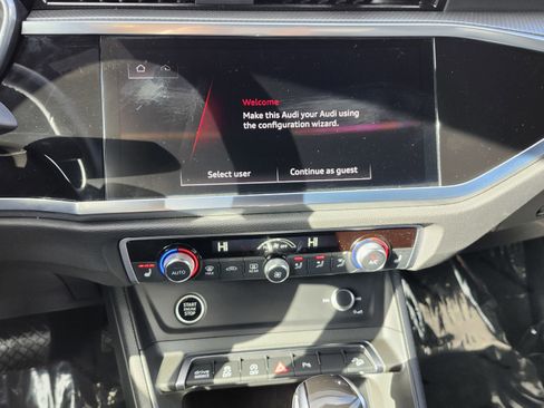 Used 2022 Audi Q3 2.0T Premium Plus w/ Premium Plus Package image 33