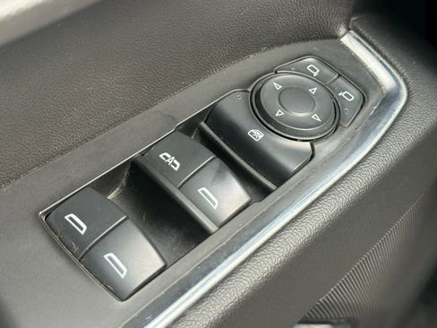 Used 2025 Chevrolet Silverado 1500 LT image 38