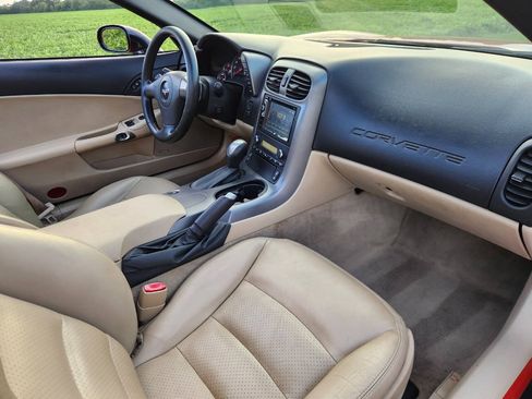 Used 2006 Chevrolet Corvette Coupe w/ Preferred Equipment Group RWD image 7