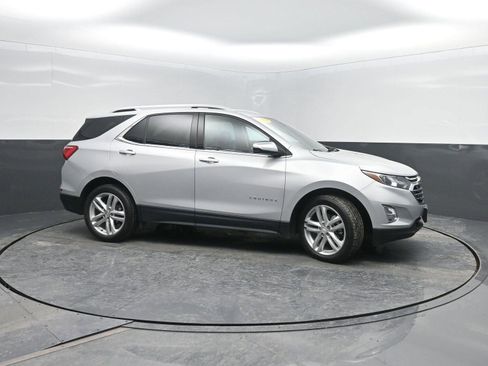 Used 2019 Chevrolet Equinox Premier image 3