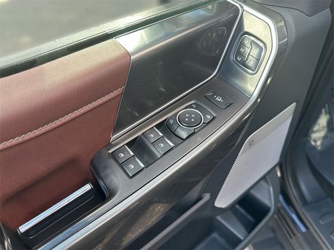 Used 2022 Ford F150 Lariat image 16