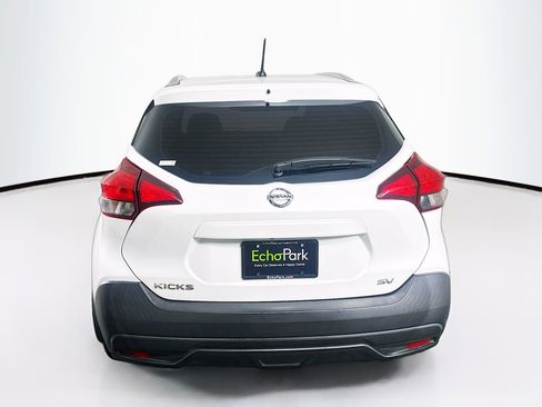 Used 2019 Nissan Kicks SV FWD image 7