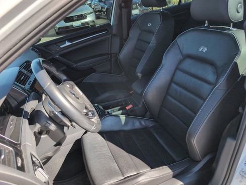 Used 2019 Volkswagen Golf R 4-Door image 9
