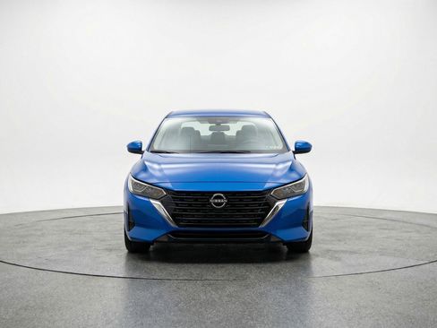 Used 2025 Nissan Sentra SV image 2