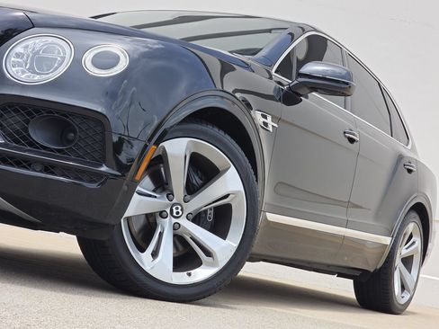 Used 2018 Bentley Bentayga AWD/4WD image 8