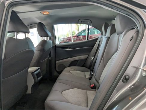 Used 2020 Toyota Camry LE image 7