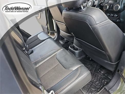 Used 2016 Jeep Wrangler Unlimited Sahara AWD/4WD image 14
