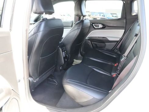 Used 2025 Jeep Compass Limited AWD/4WD image 18