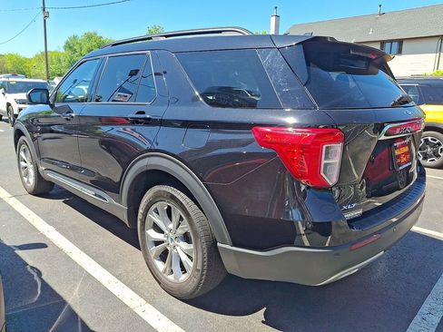 Used 2023 Ford Explorer XLT w/ Equipment Group 202A AWD/4WD image 8