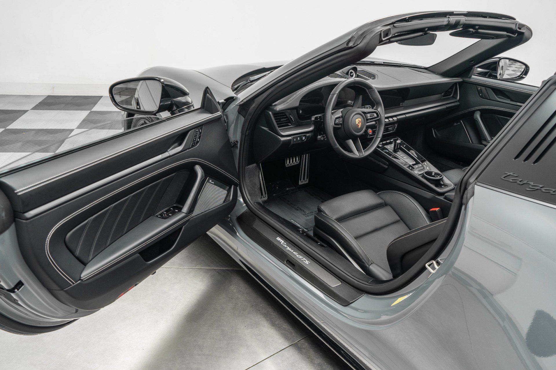 Used 2026 Porsche 911 Targa 4 GTS AWD/4WD image 23