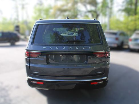 Used 2022 Jeep Wagoneer Series III w/ Rear Seat Video Group 1 image 8