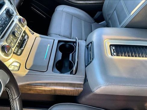 Used 2018 GMC Yukon Denali image 15