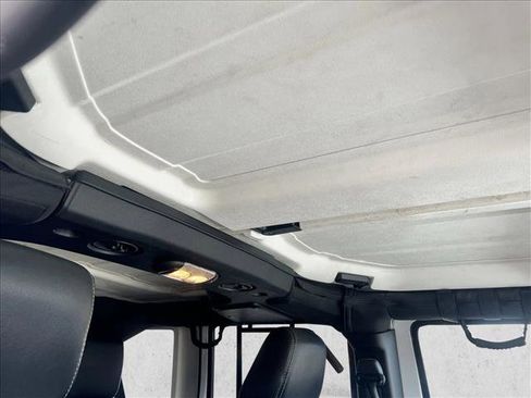 Used 2017 Jeep Wrangler Unlimited Sahara image 23