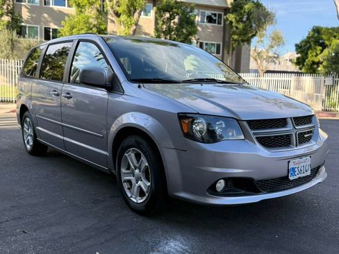Used 2016 Dodge Grand Caravan R/T image 6