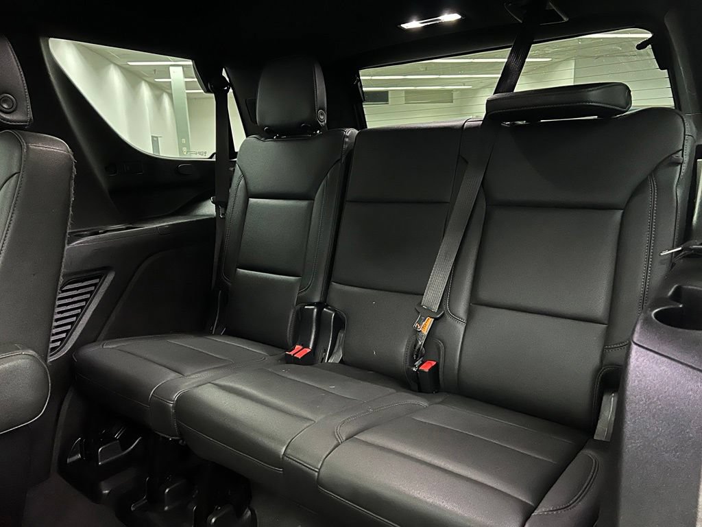 Used 2022 Chevrolet Tahoe Z71 w/ Luxury Package AWD/4WD image 27